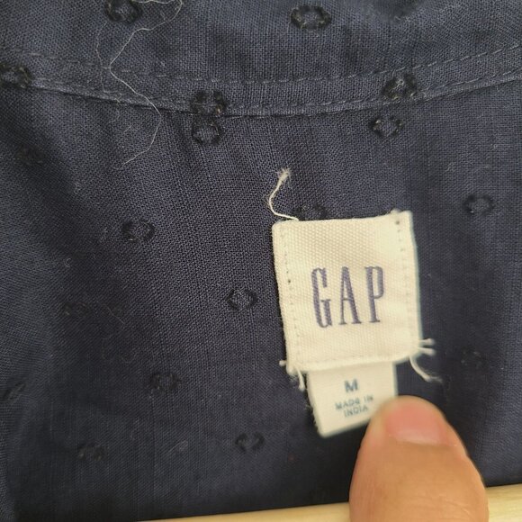 Gap Navy 100% cotton navy Swiss dot 4 button blouse size Medium - Picture 4 of 6